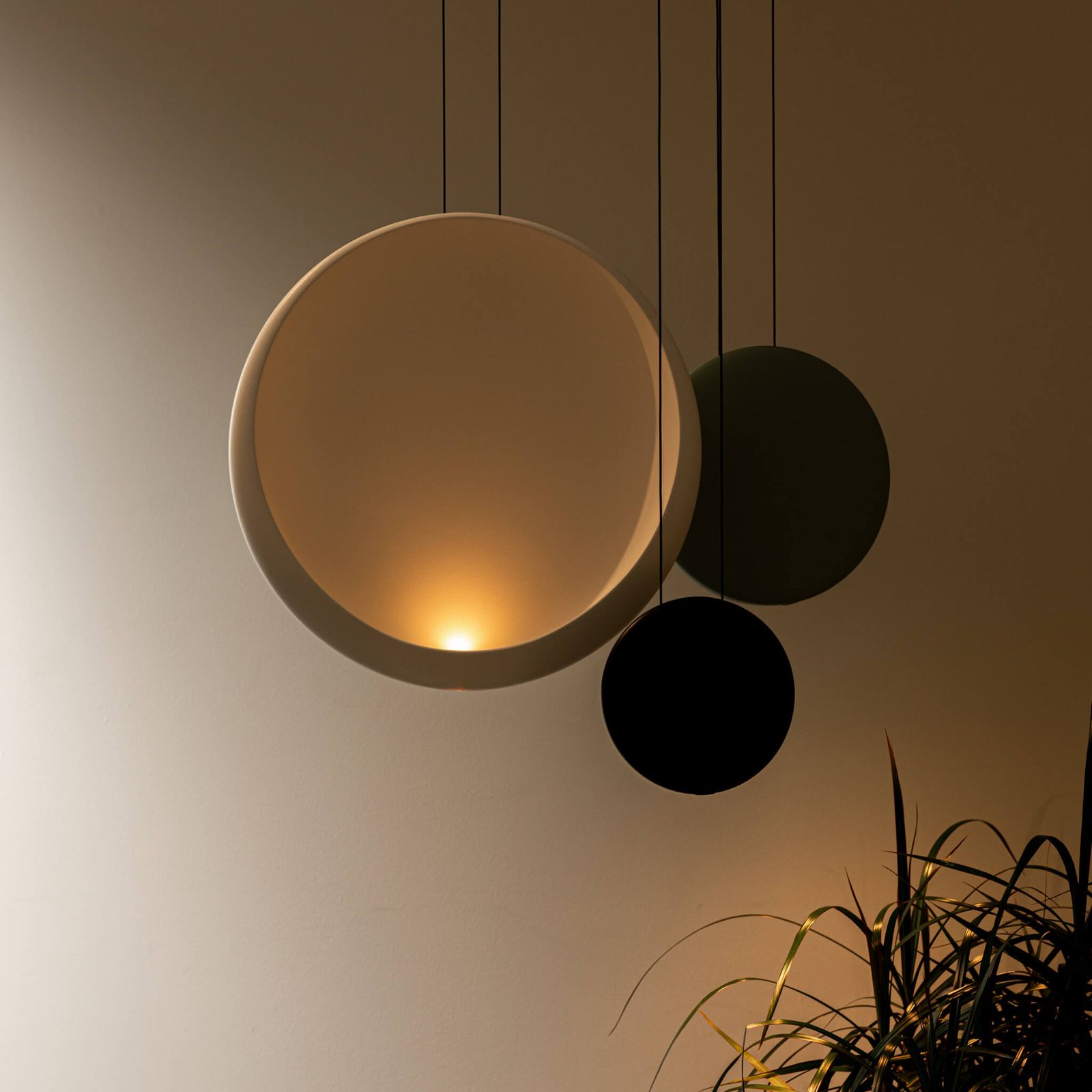 Vibia Подвесной светильник Cosmos 3 подвеса 2511 Verde от Vibia — в интерьере