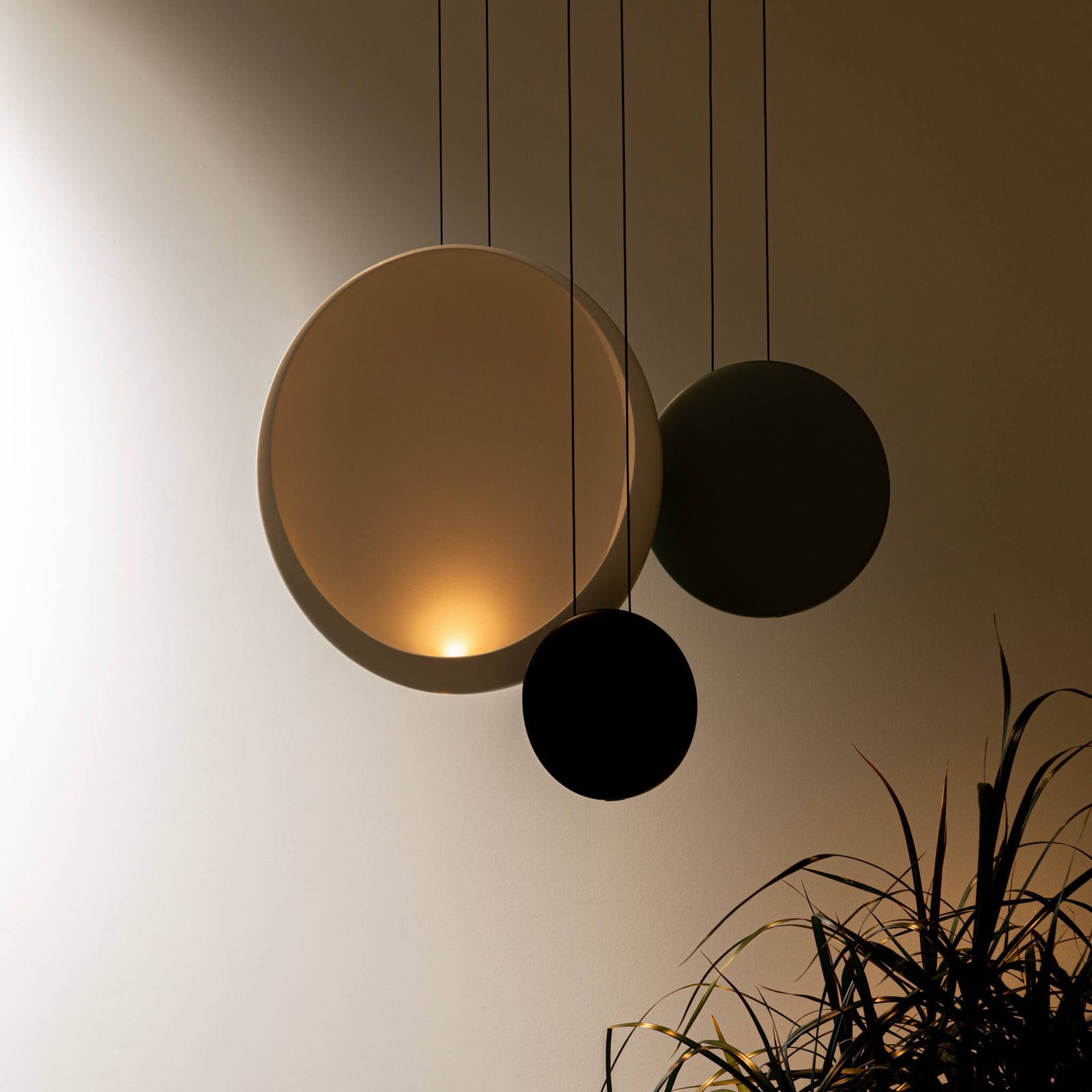 Vibia Подвесной светильник Cosmos 3 подвеса 2511 Verde от Vibia — в интерьере