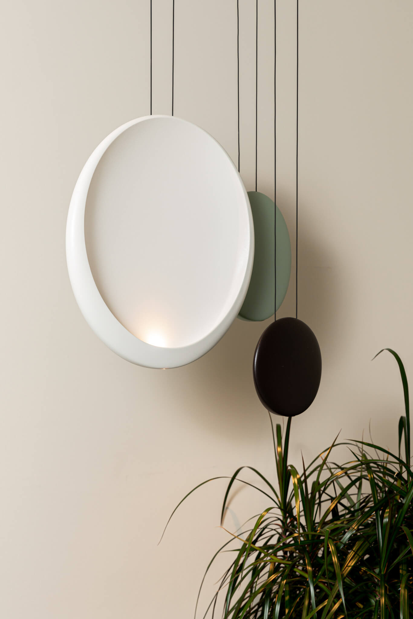 Vibia Подвесной светильник Cosmos 3 подвеса 2511 Verde от Vibia — в интерьере