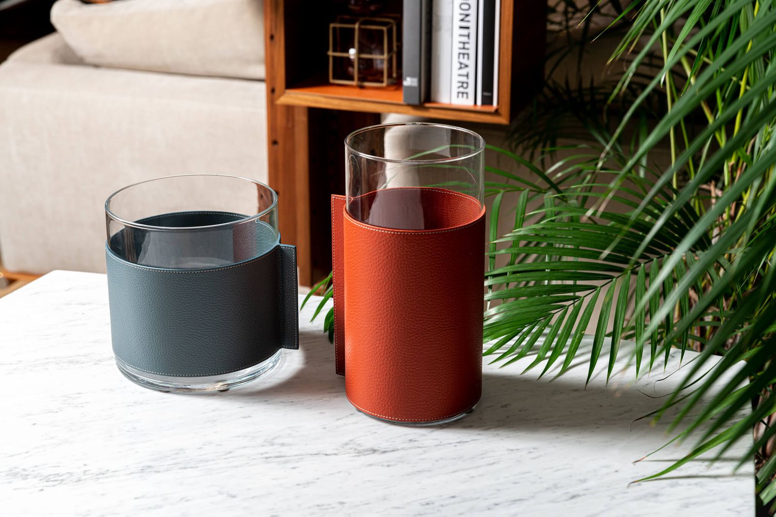 Poltrona Frau Ваза Leather Pot Nest Larimar от Poltrona Frau — в интерьере