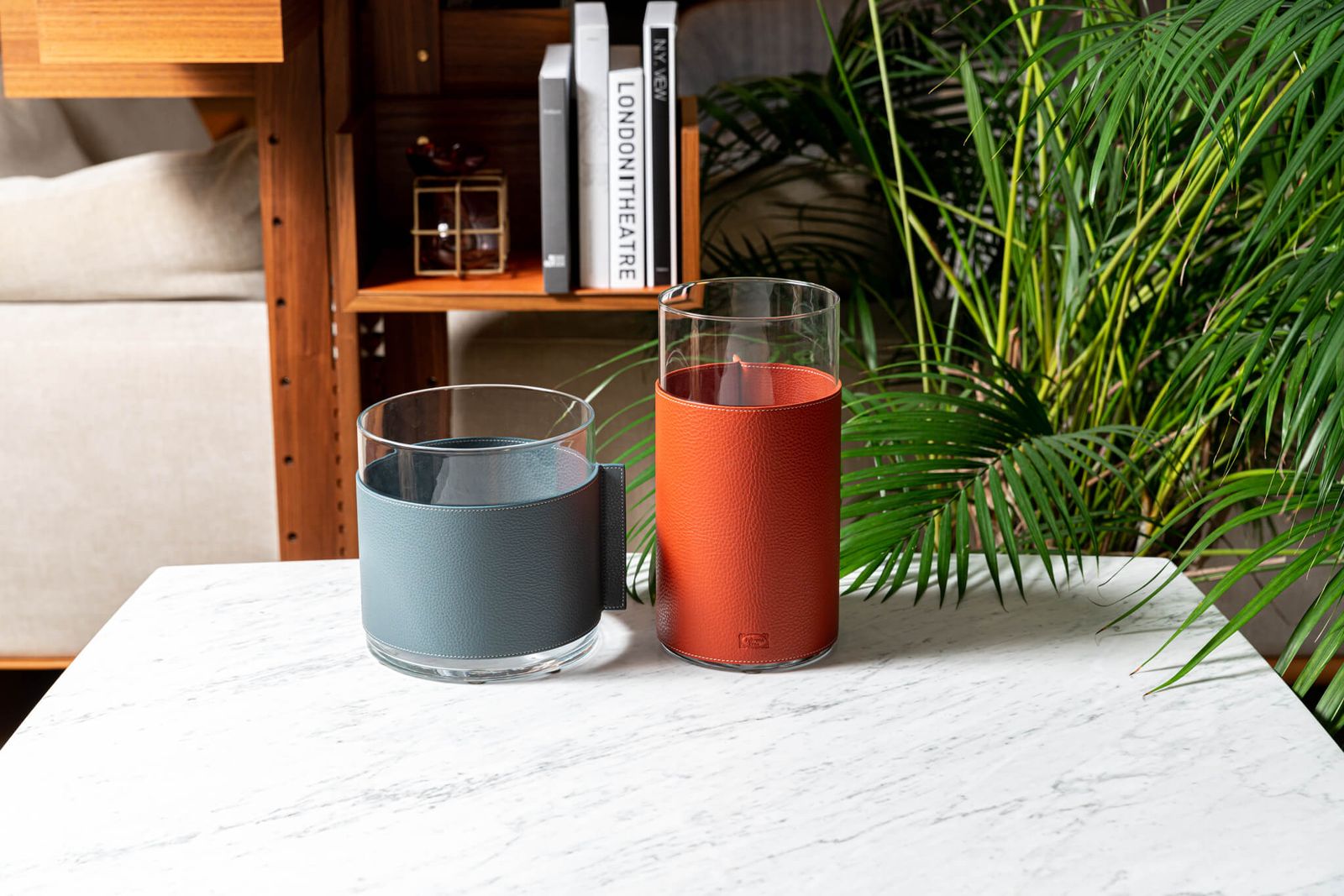 Poltrona Frau Ваза Leather Pot Nest Larimar от Poltrona Frau — в интерьере