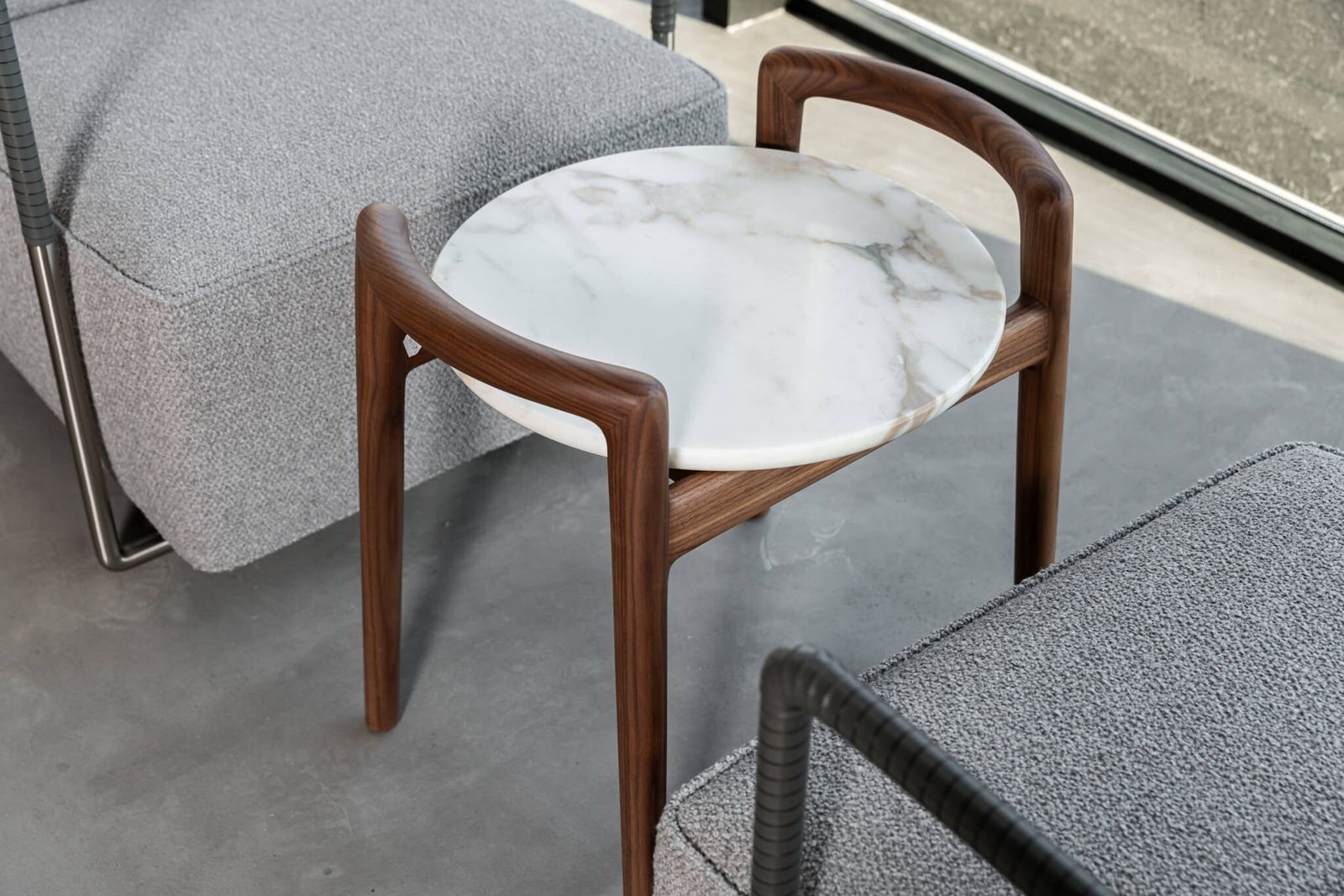 Flexform Журнальный столик Ascanio Calacata от Flexform — в интерьере