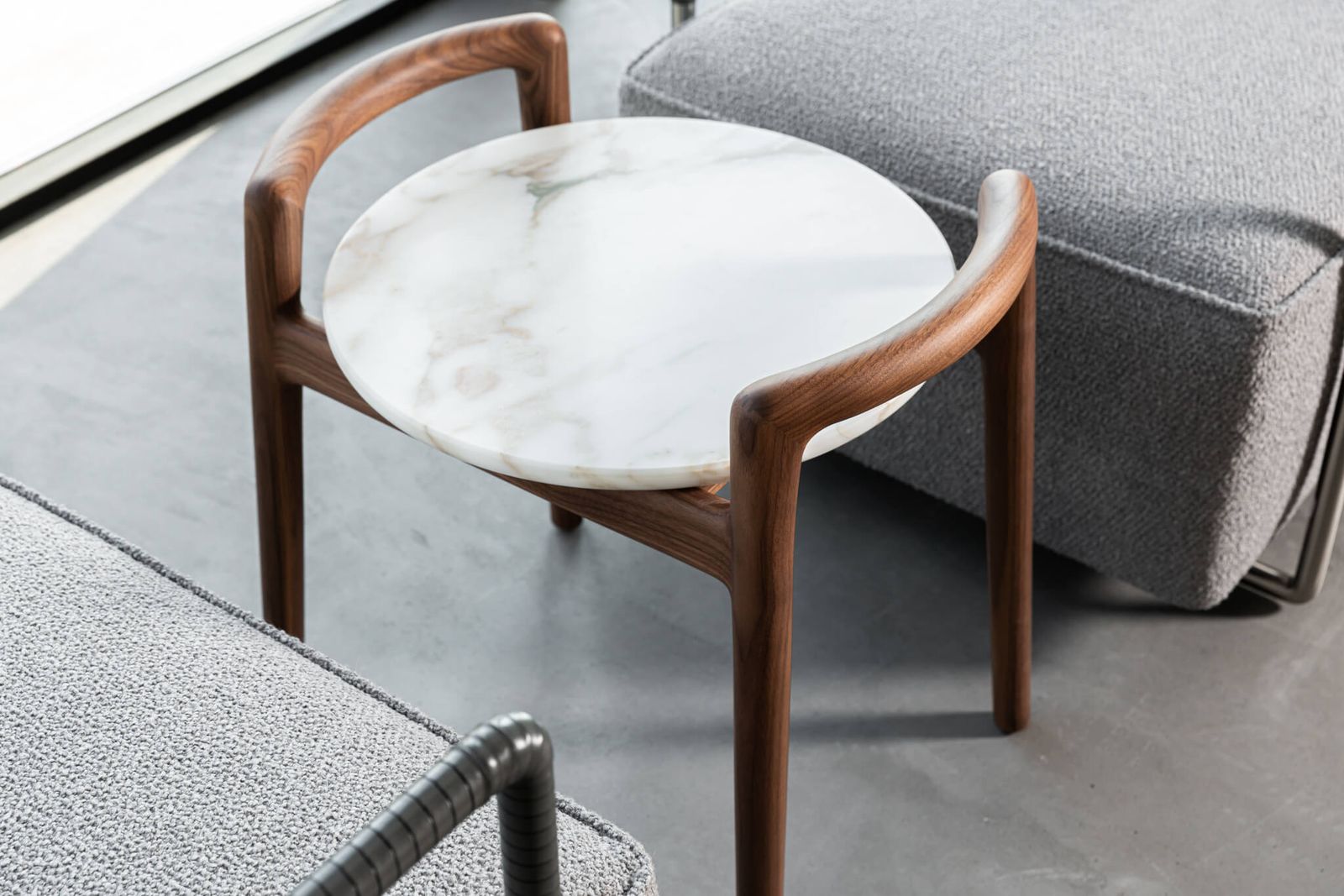 Flexform Журнальный столик Ascanio Calacata от Flexform — в интерьере