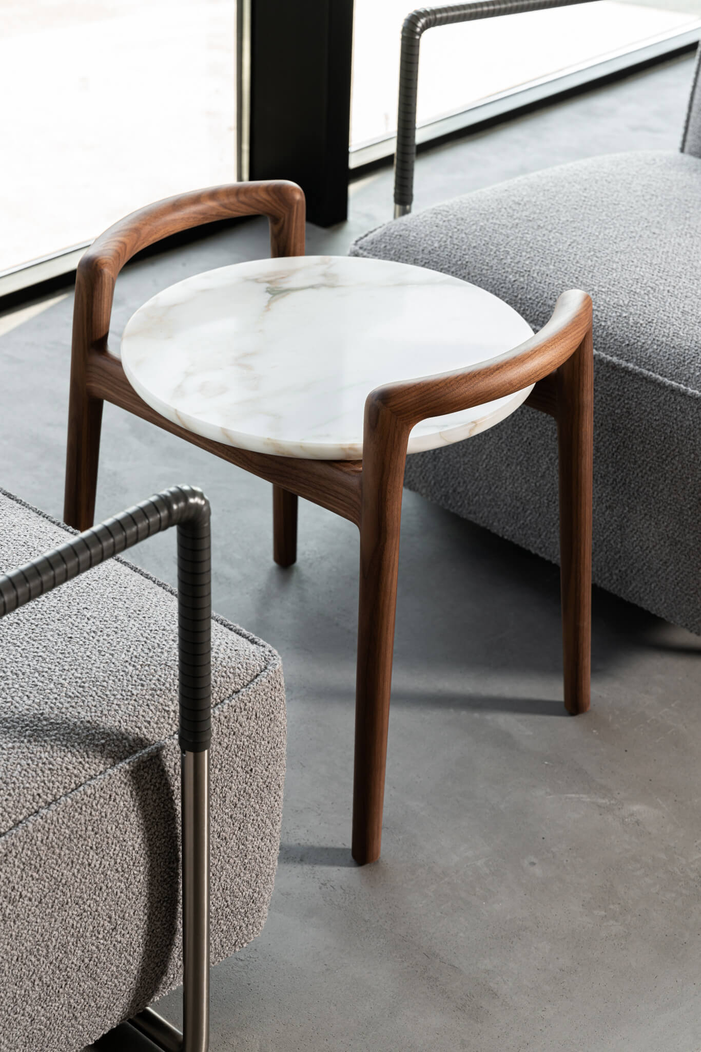Flexform Журнальный столик Ascanio Calacata от Flexform — в интерьере