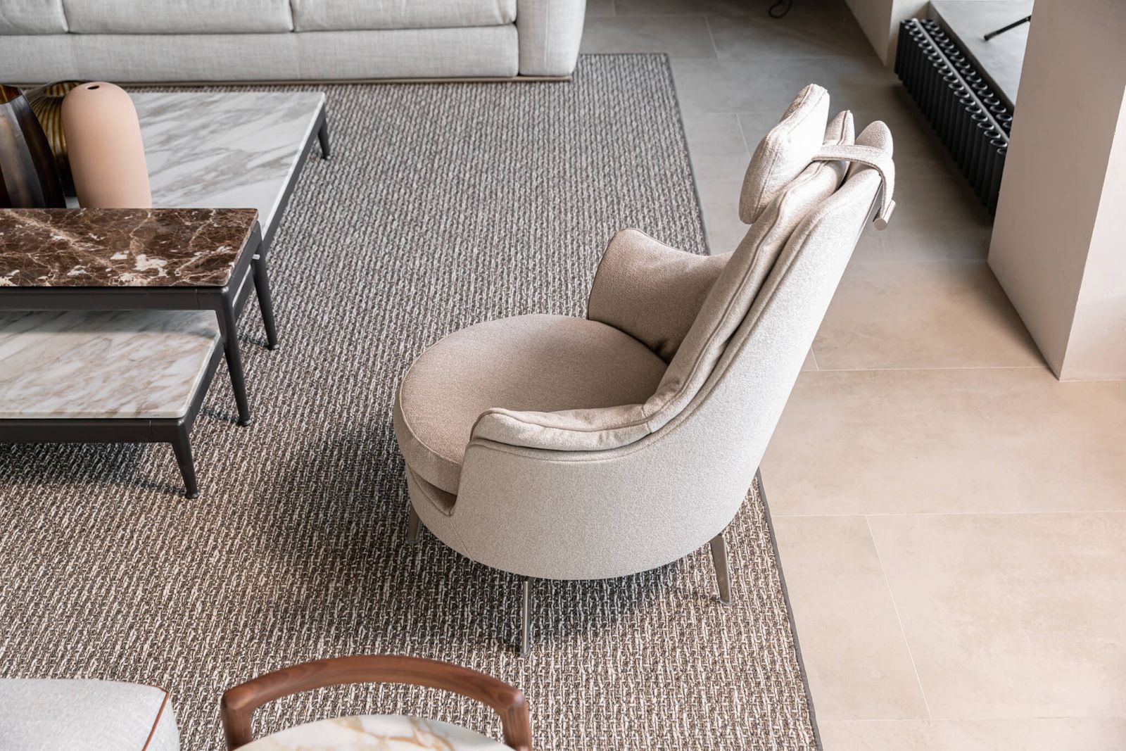Flexform Журнальный столик Pico Calacata от Flexform — в интерьере