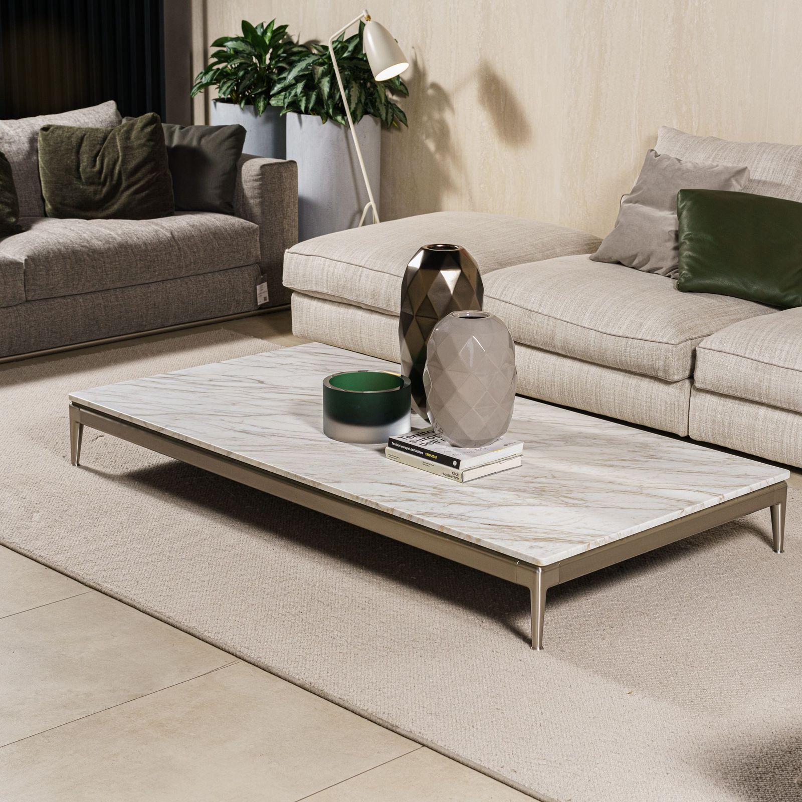 Flexform Журнальный столик Pico Calacata от Flexform — в интерьере