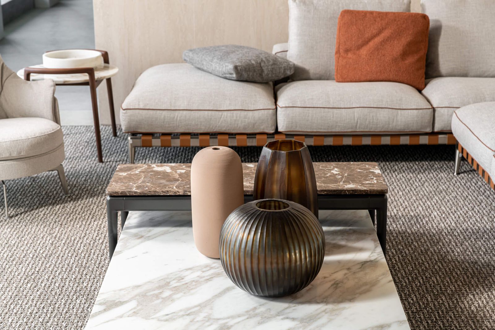 Flexform Журнальный столик Pico Calacata от Flexform — в интерьере