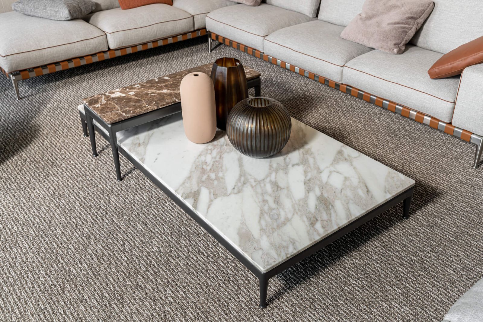 Flexform Журнальный столик Pico Calacata от Flexform — в интерьере
