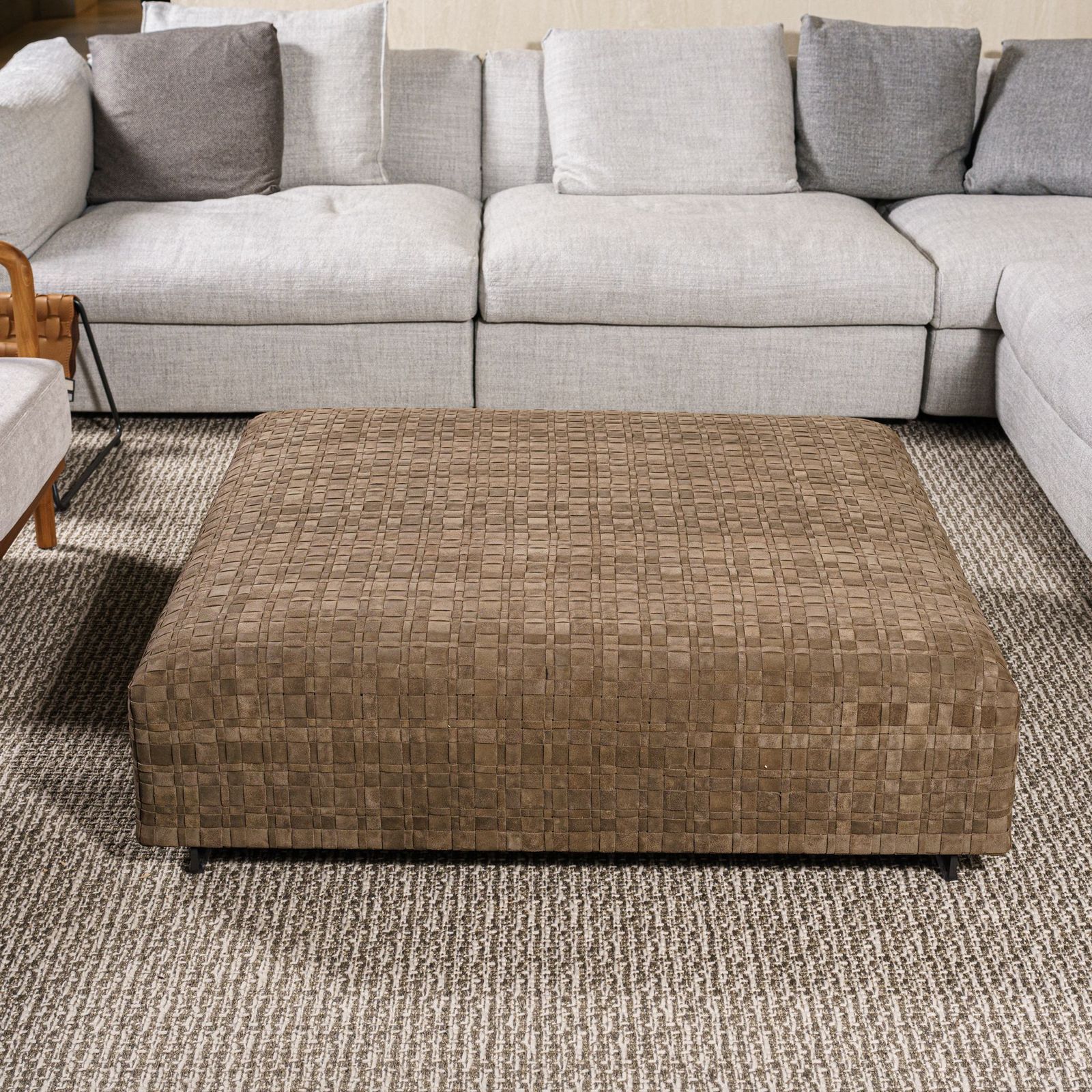 Flexform Пуф Bangkok Suede Olive 120 от Flexform — в интерьере