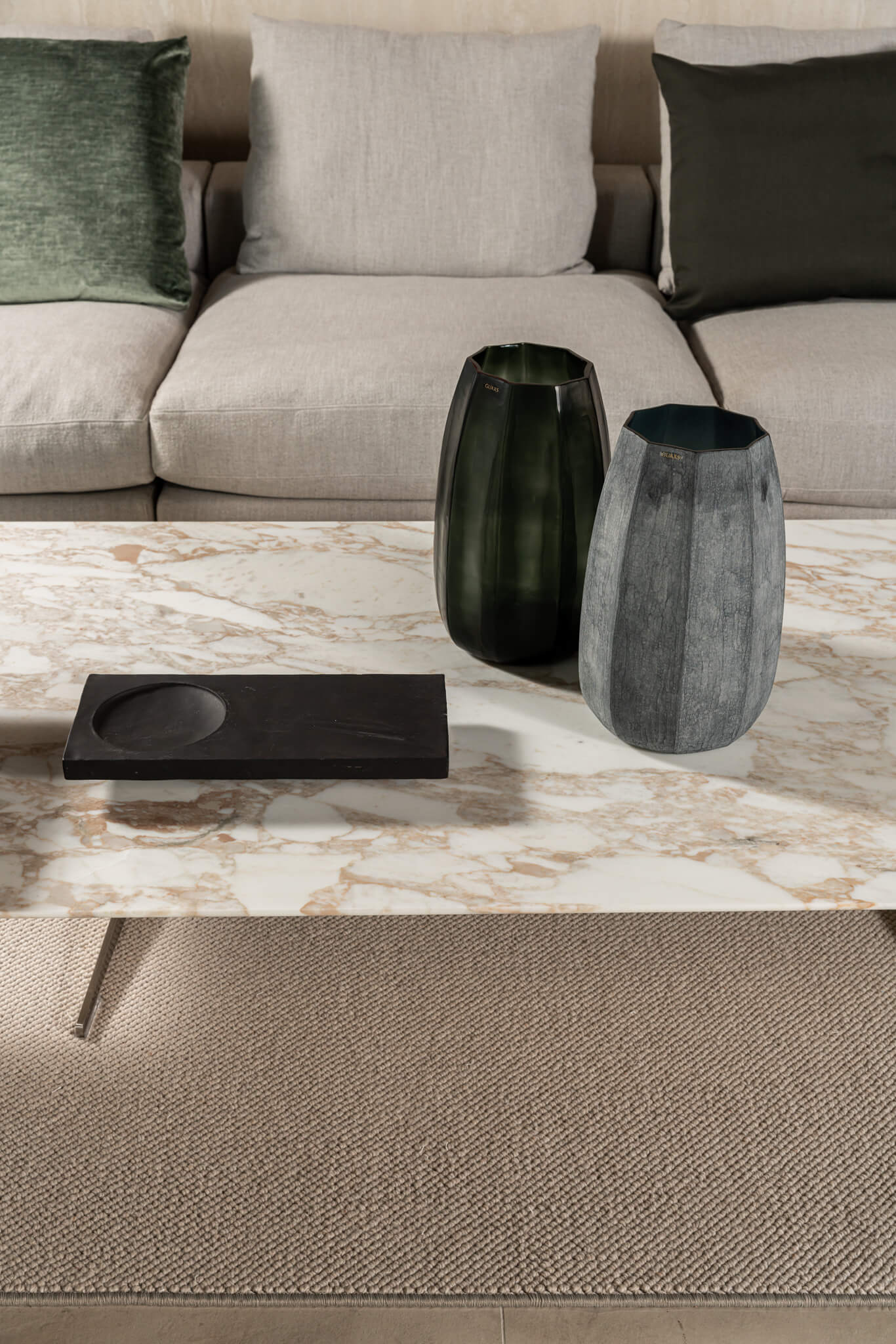 Flexform Журнальный столик Fly Calacata 170*100 от Flexform — в интерьере