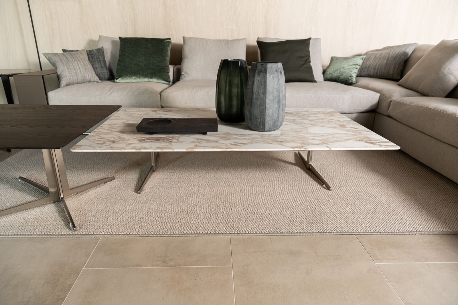 Flexform Журнальный столик Fly Calacata 170*100 от Flexform — в интерьере