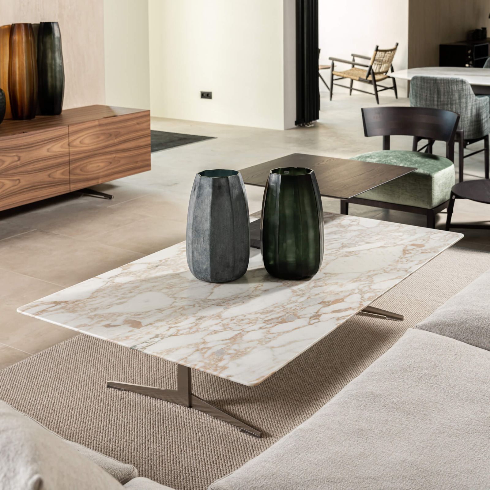 Flexform Журнальный столик Fly Calacata 170*100 от Flexform — в интерьере