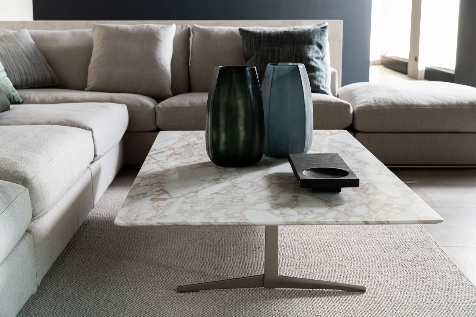 Flexform Журнальный столик Fly Calacata 170*100 от Flexform — в интерьере