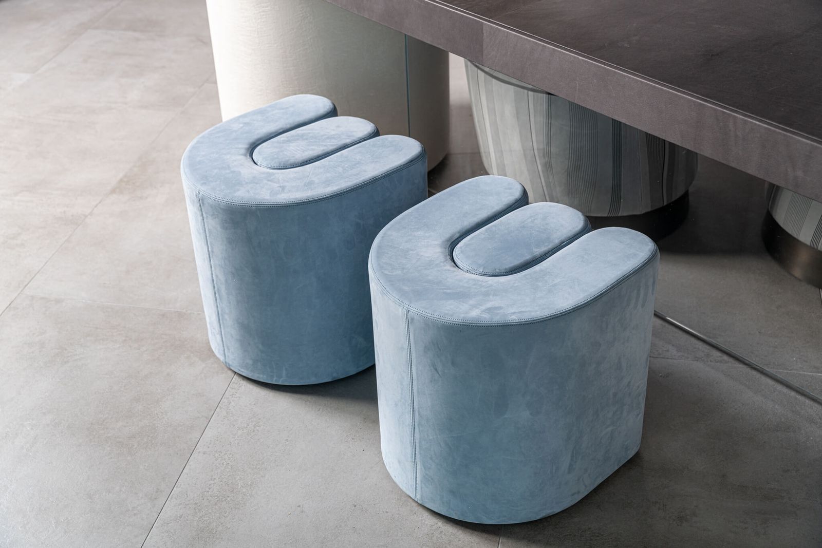 Baxter Пуф Adel Electric Blue от Baxter — в интерьере