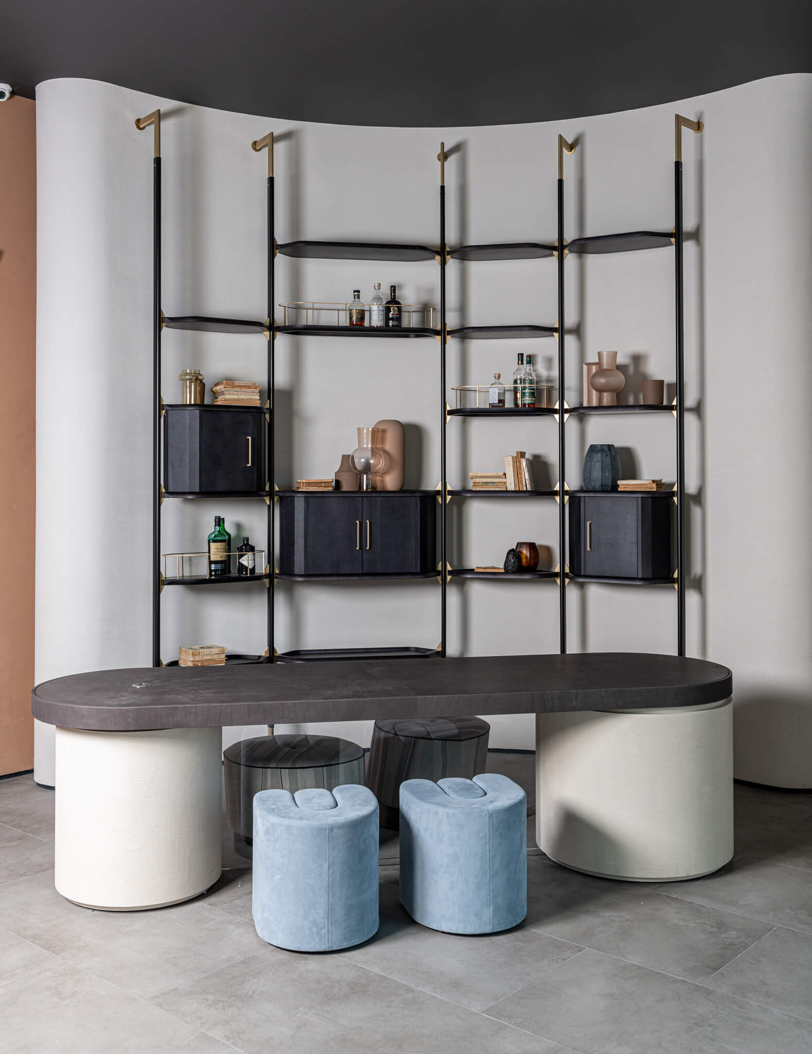 Baxter Пуф Adel Electric Blue от Baxter — в интерьере
