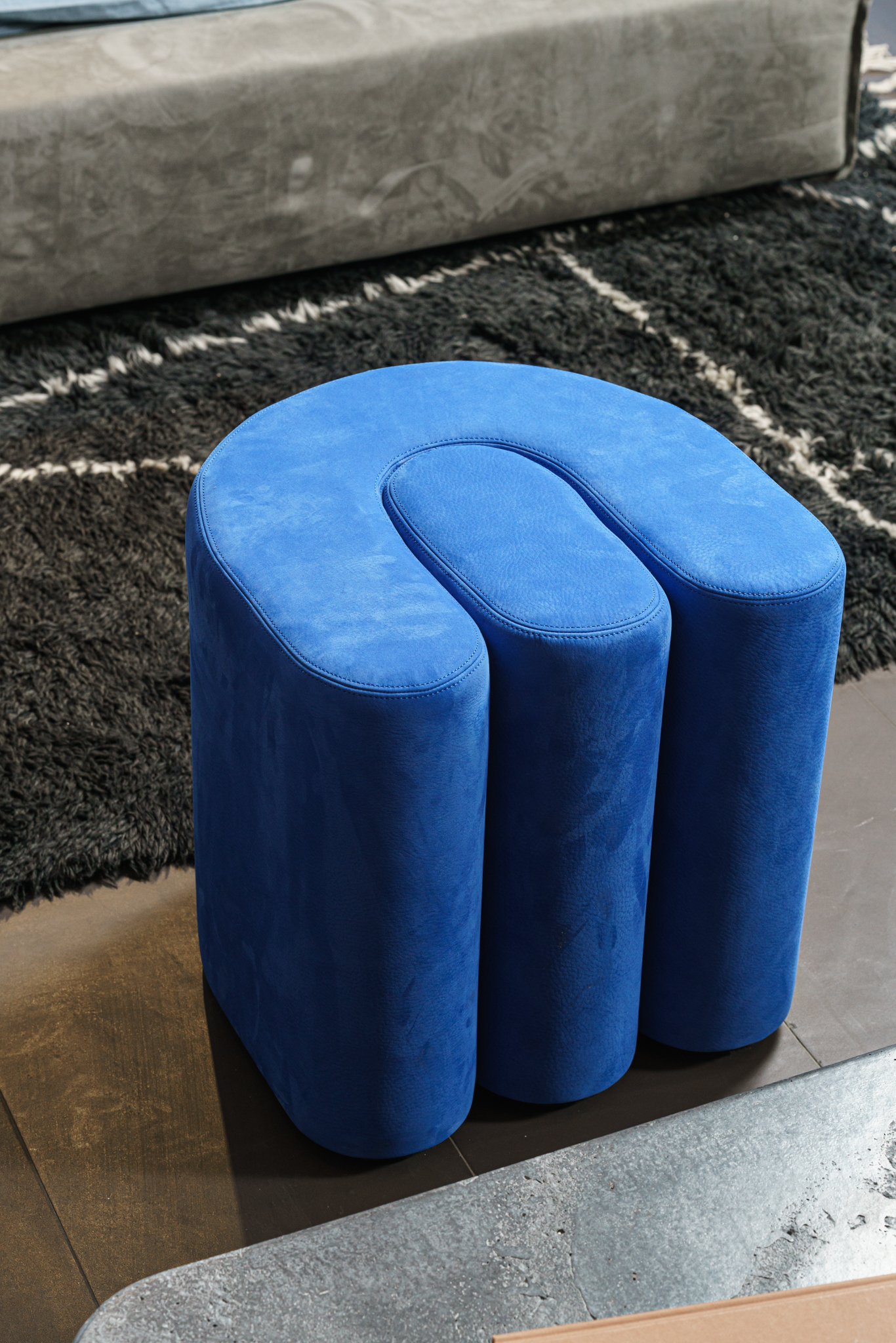 Baxter Пуф Adel Electric Blue от Baxter — в интерьере