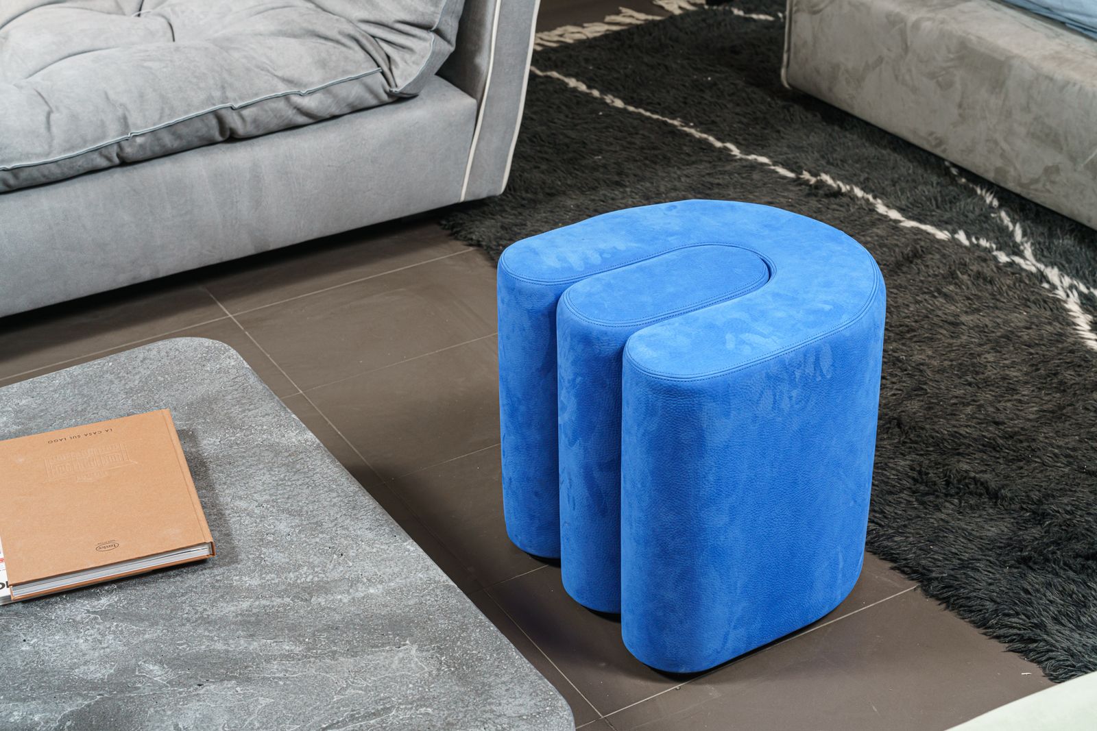 Baxter Пуф Adel Electric Blue от Baxter — в интерьере