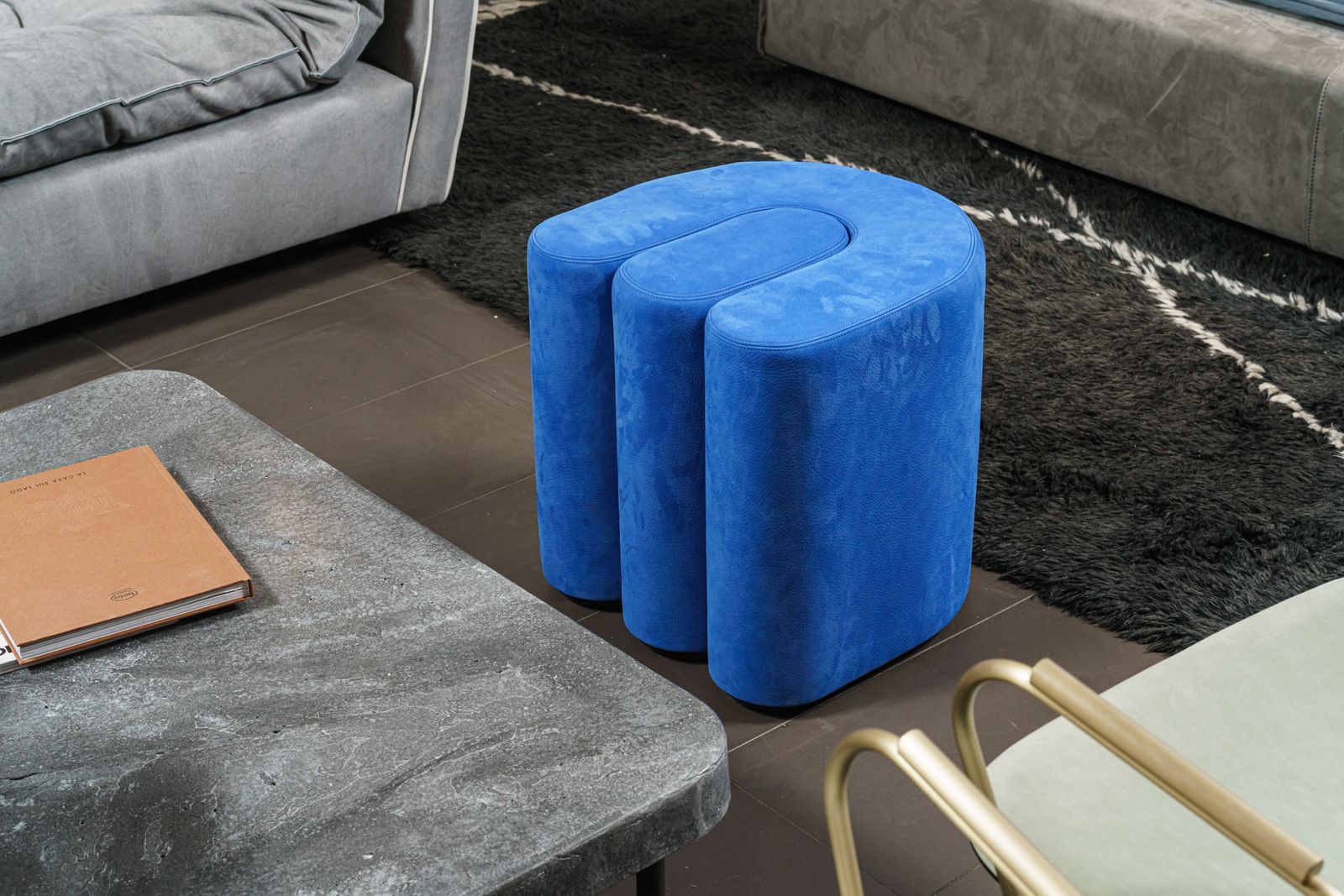 Baxter Пуф Adel Electric Blue от Baxter — в интерьере