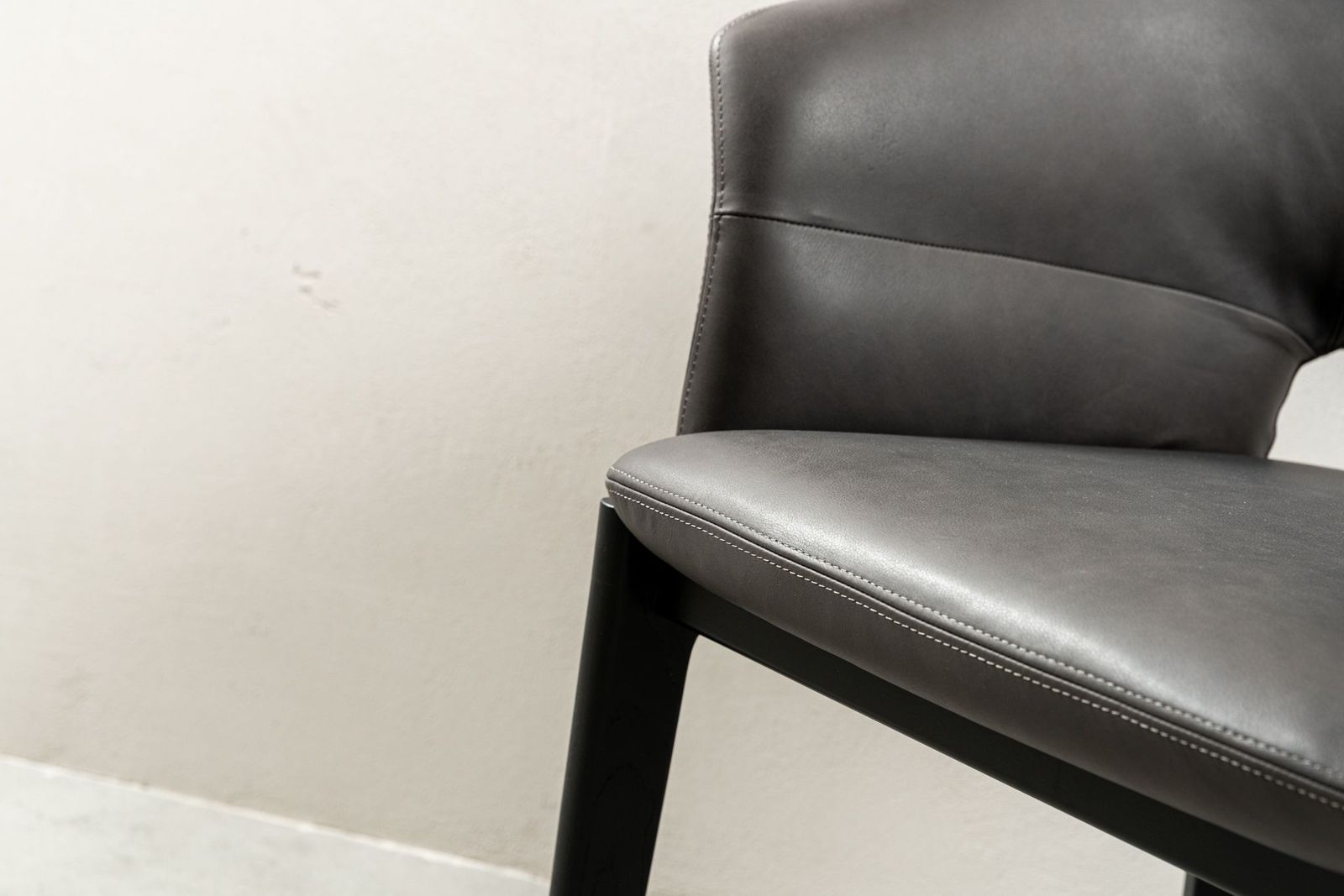 Molteni&C Стул Devon с подлокотниками от Molteni & C — в интерьере