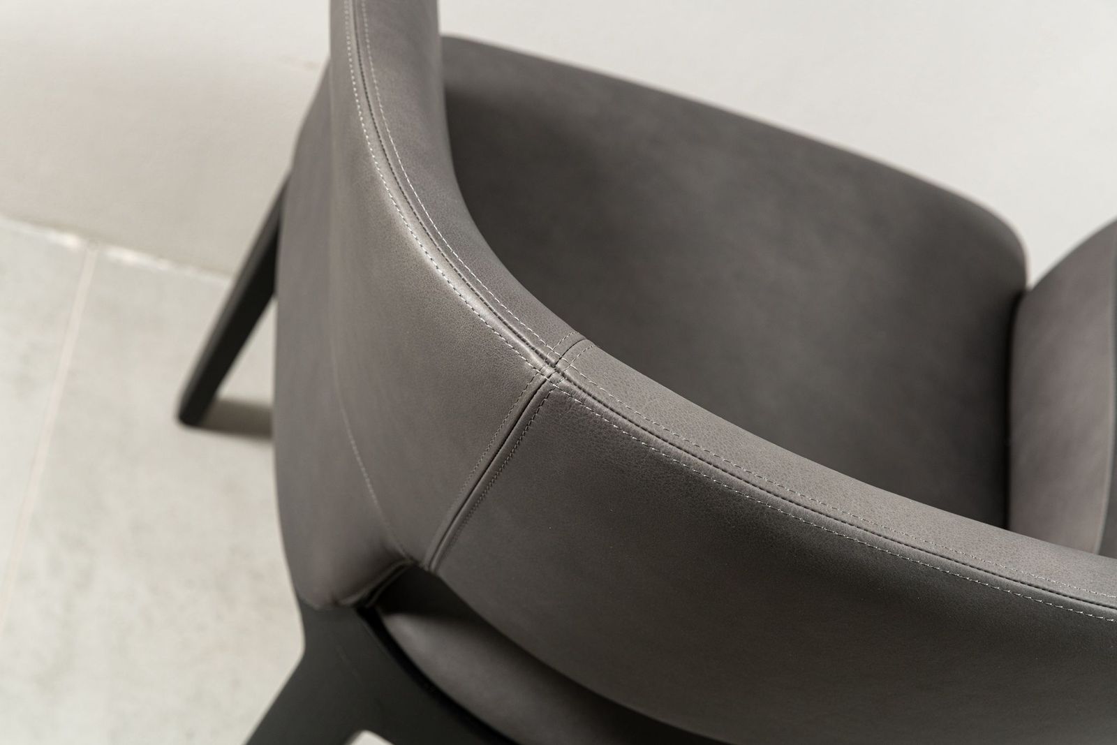 Molteni&C Стул Devon с подлокотниками от Molteni & C — в интерьере