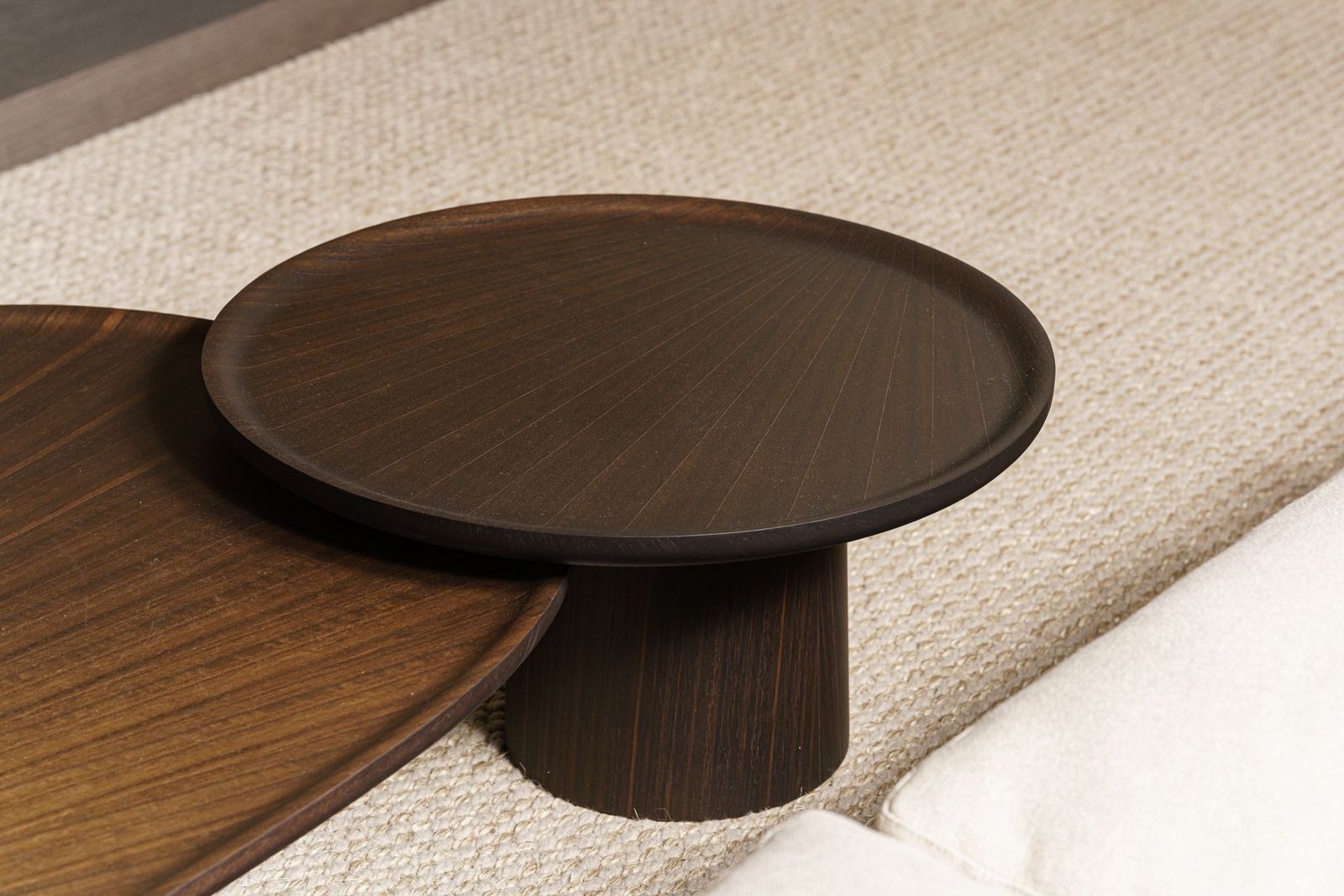 Molteni&C Журнальный столик Louisa LTV1 Red cemento от Molteni & C — в интерьере
