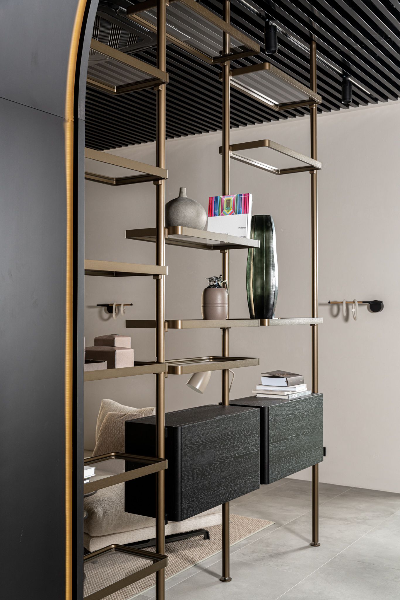 Molteni&C Стеллаж Hector от Molteni & C — в интерьере