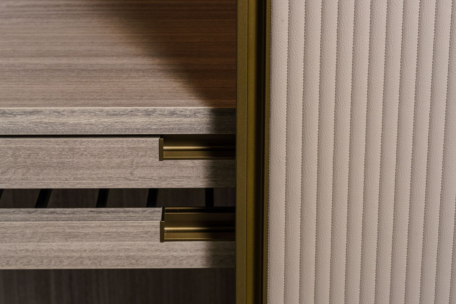 Molteni&C Шкаф GLIS MASTER BAMBOO 4-дверный от Molteni & C — в интерьере
