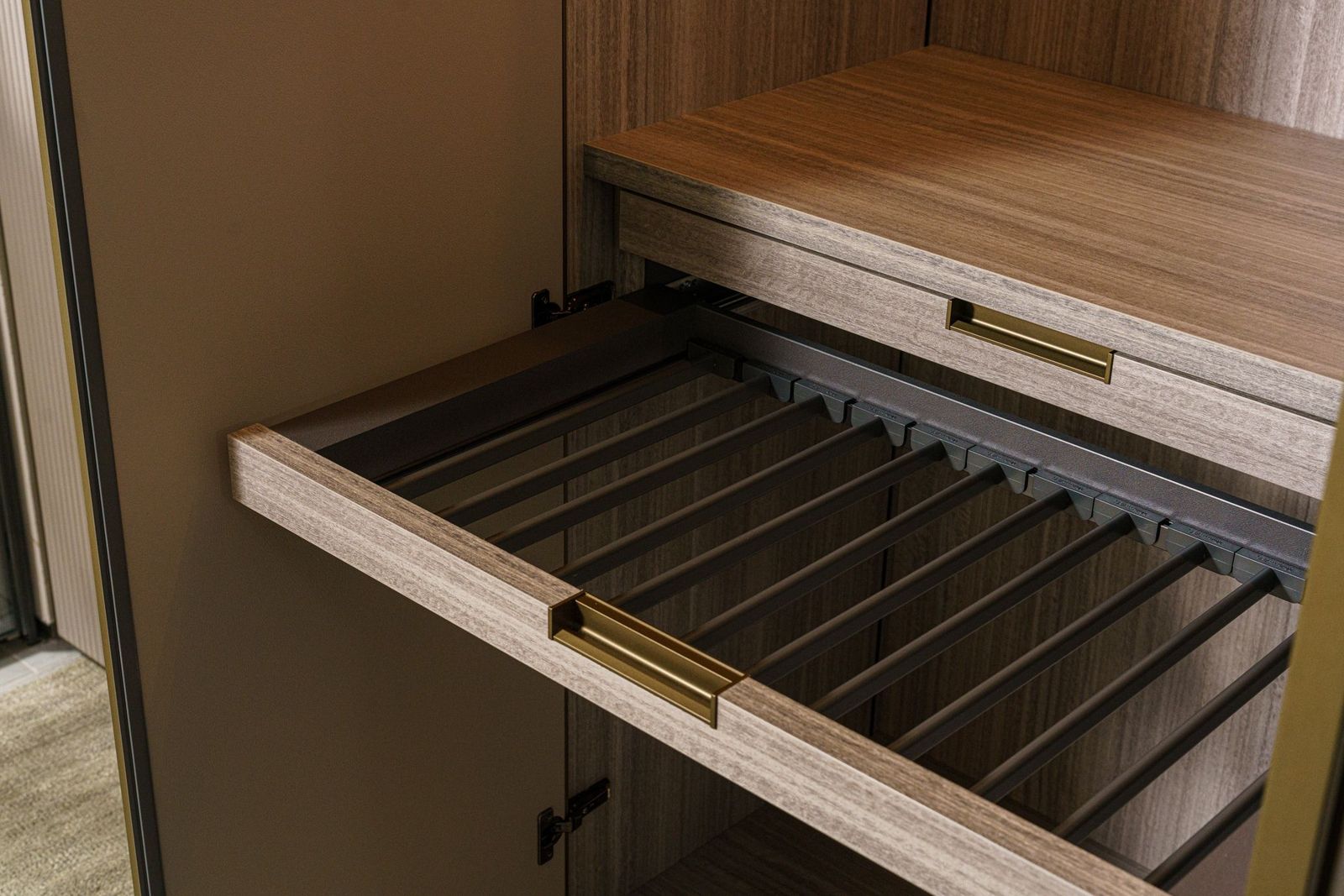 Molteni&C Шкаф GLIS MASTER BAMBOO 4-дверный от Molteni & C — в интерьере