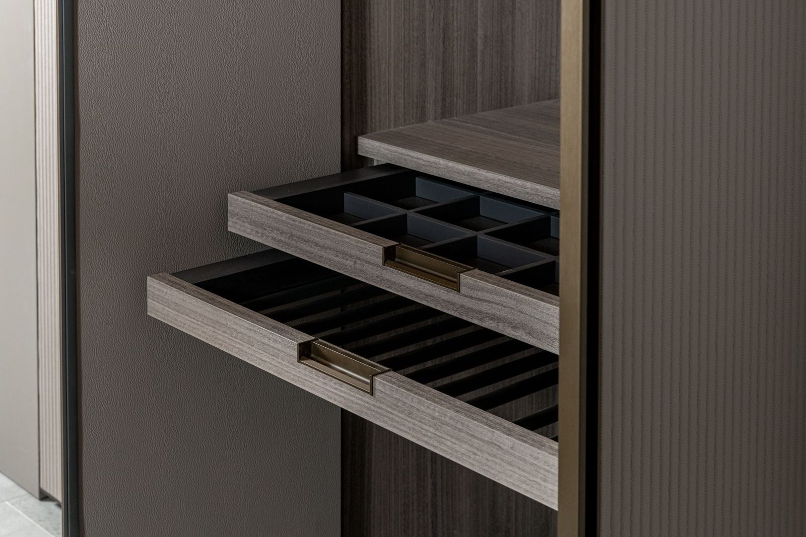 Molteni&C Шкаф GLIS MASTER BAMBOO 4-дверный от Molteni & C — в интерьере