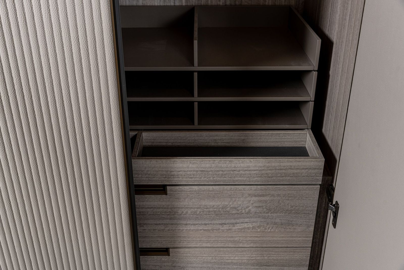 Molteni&C Шкаф GLIS MASTER BAMBOO 4-дверный от Molteni & C — в интерьере