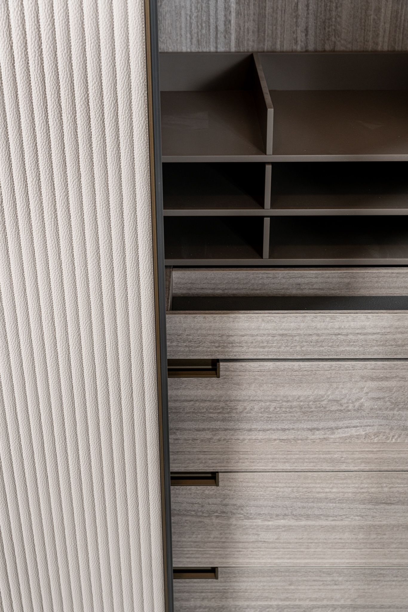Molteni&C Шкаф GLIS MASTER BAMBOO 4-дверный от Molteni & C — в интерьере