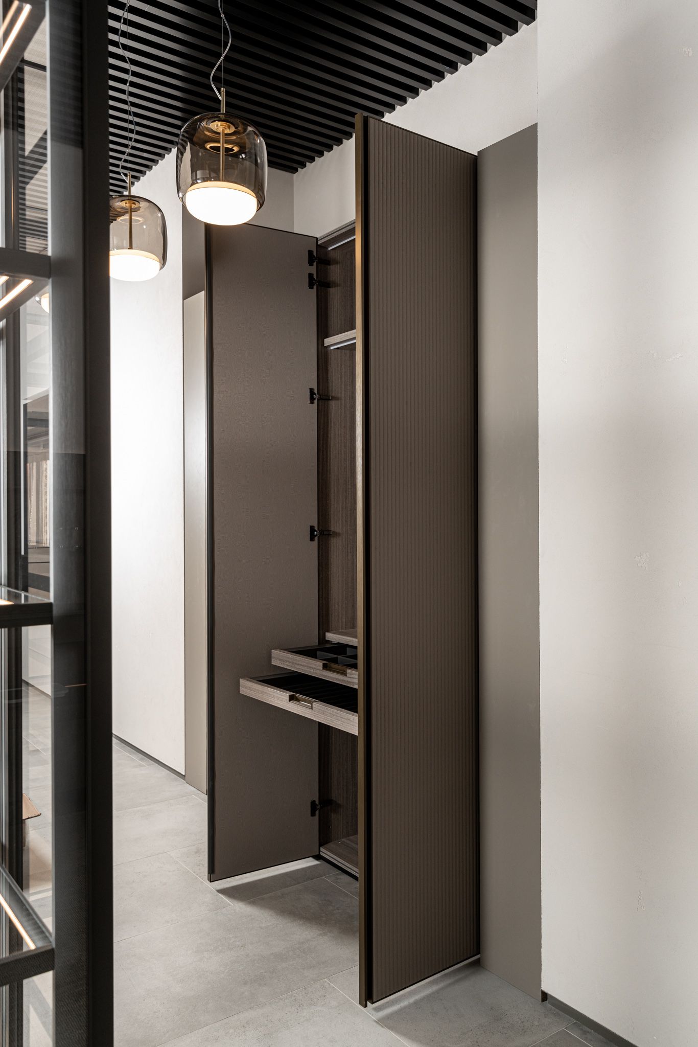 Molteni&C Шкаф GLIS MASTER BAMBOO 4-дверный от Molteni & C — в интерьере