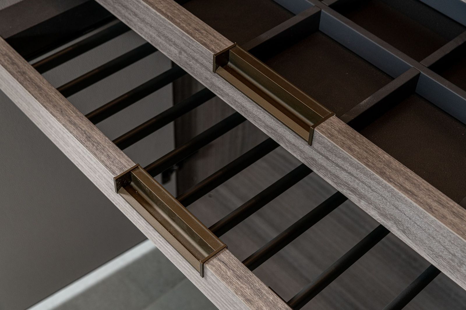 Molteni&C Шкаф GLIS MASTER BAMBOO 4-дверный от Molteni & C — в интерьере