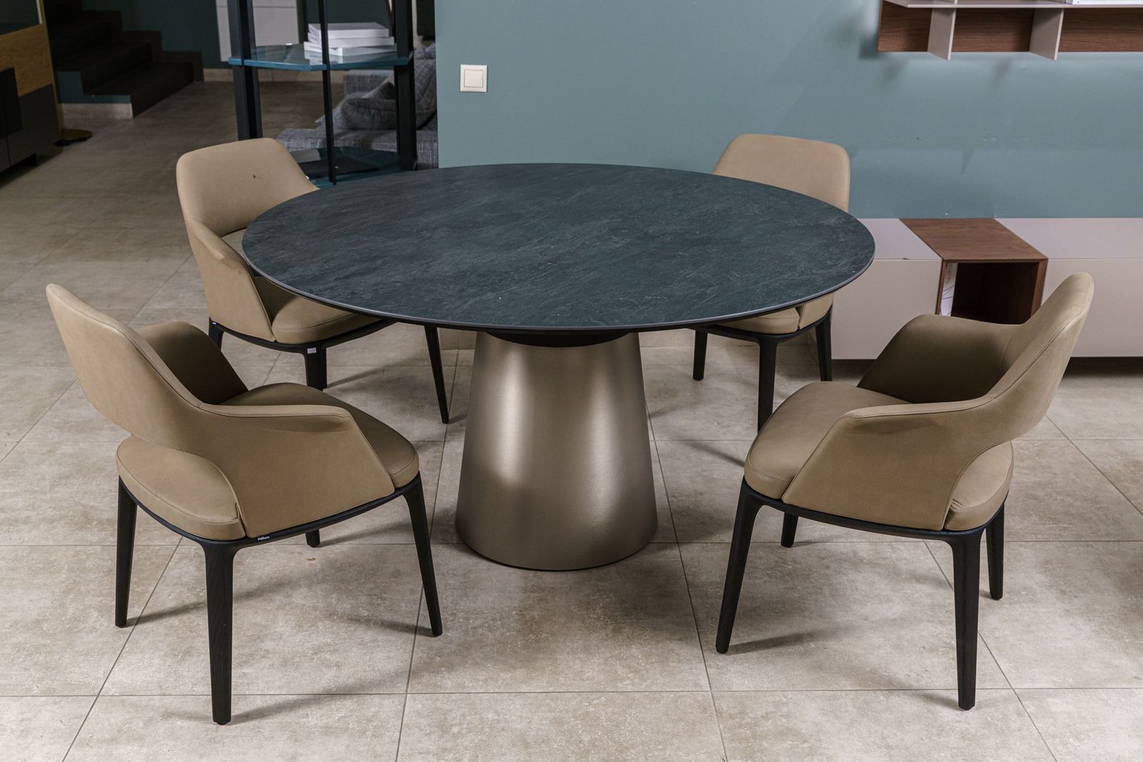 Cattelan Italia Стол Yoda Keramik Round Ardesia от Cattelan Italia — в интерьере