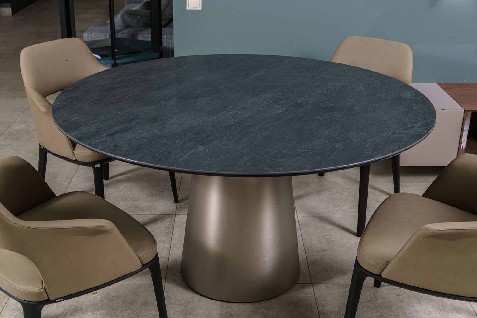 Cattelan Italia Стол Yoda Keramik Round Ardesia от Cattelan Italia — в интерьере