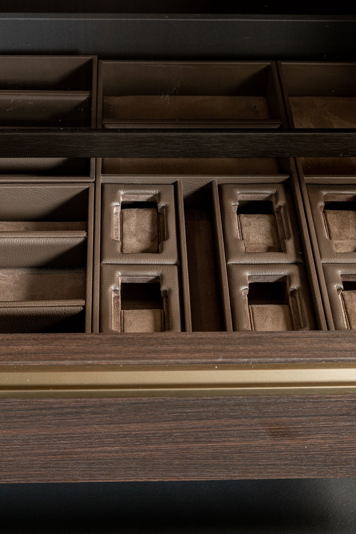 Molteni&C Шкаф Gliss Master со стекл.дверьми от Molteni & C — в интерьере
