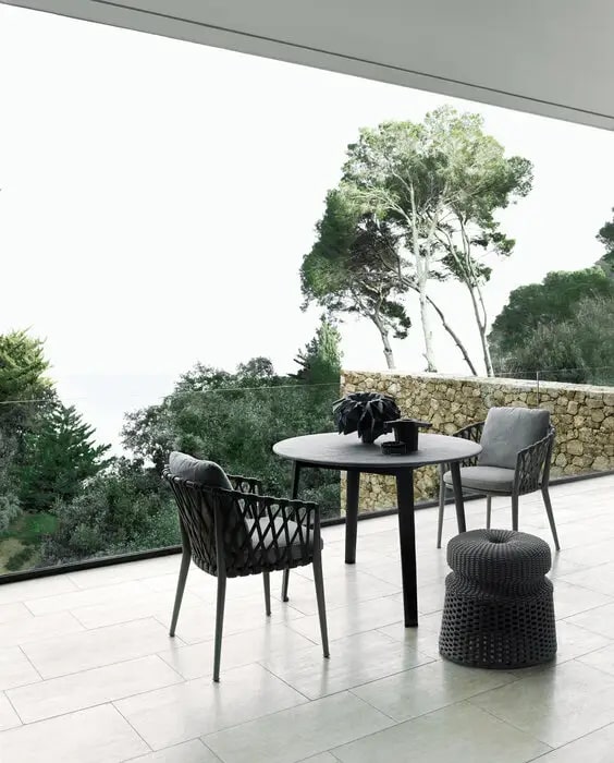 B&B Italia Уличный пуф Hospes от B&B Italia — в интерьере