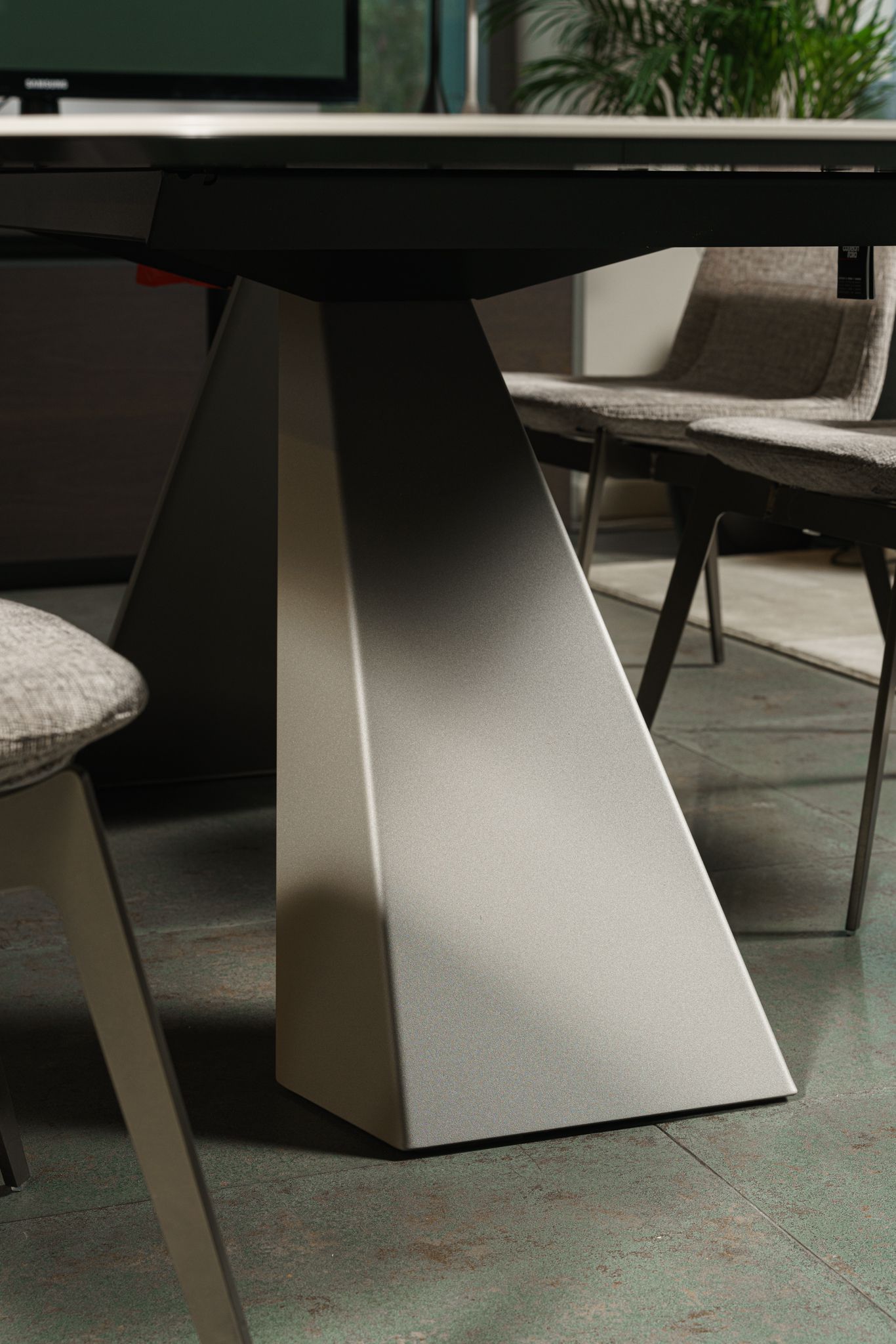 Cattelan Italia Стол Eliot Keramik Marmi KM06 от Cattelan Italia — в интерьере