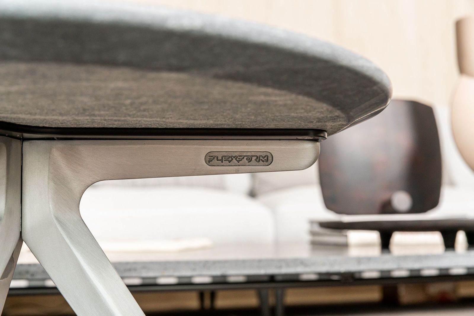 Flexform Уличный журнальный столик Zefiro Outdoor от Flexform — в интерьере