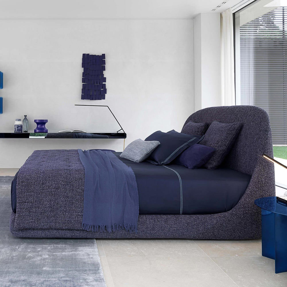 Flou Кровать с матрасом Taormina Rudolf royal blue от Flou — в интерьере