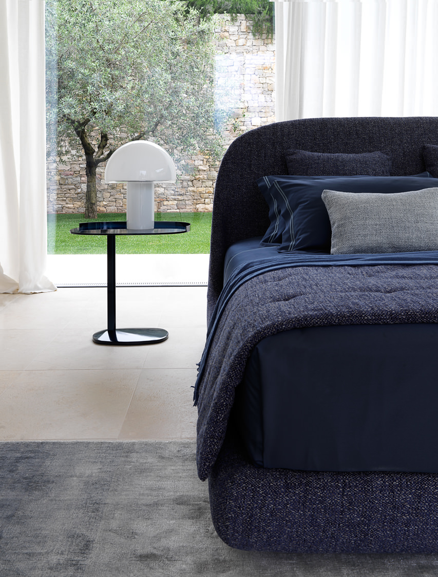 Flou Кровать с матрасом Taormina Rudolf royal blue от Flou — в интерьере
