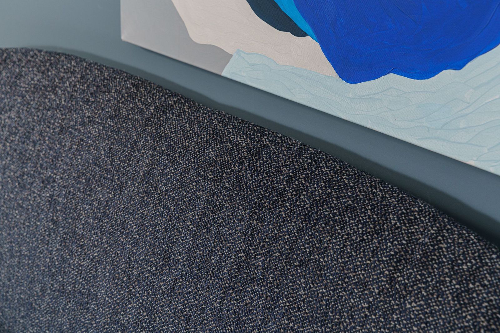 Flou Кровать с матрасом Taormina Rudolf royal blue от Flou — в интерьере
