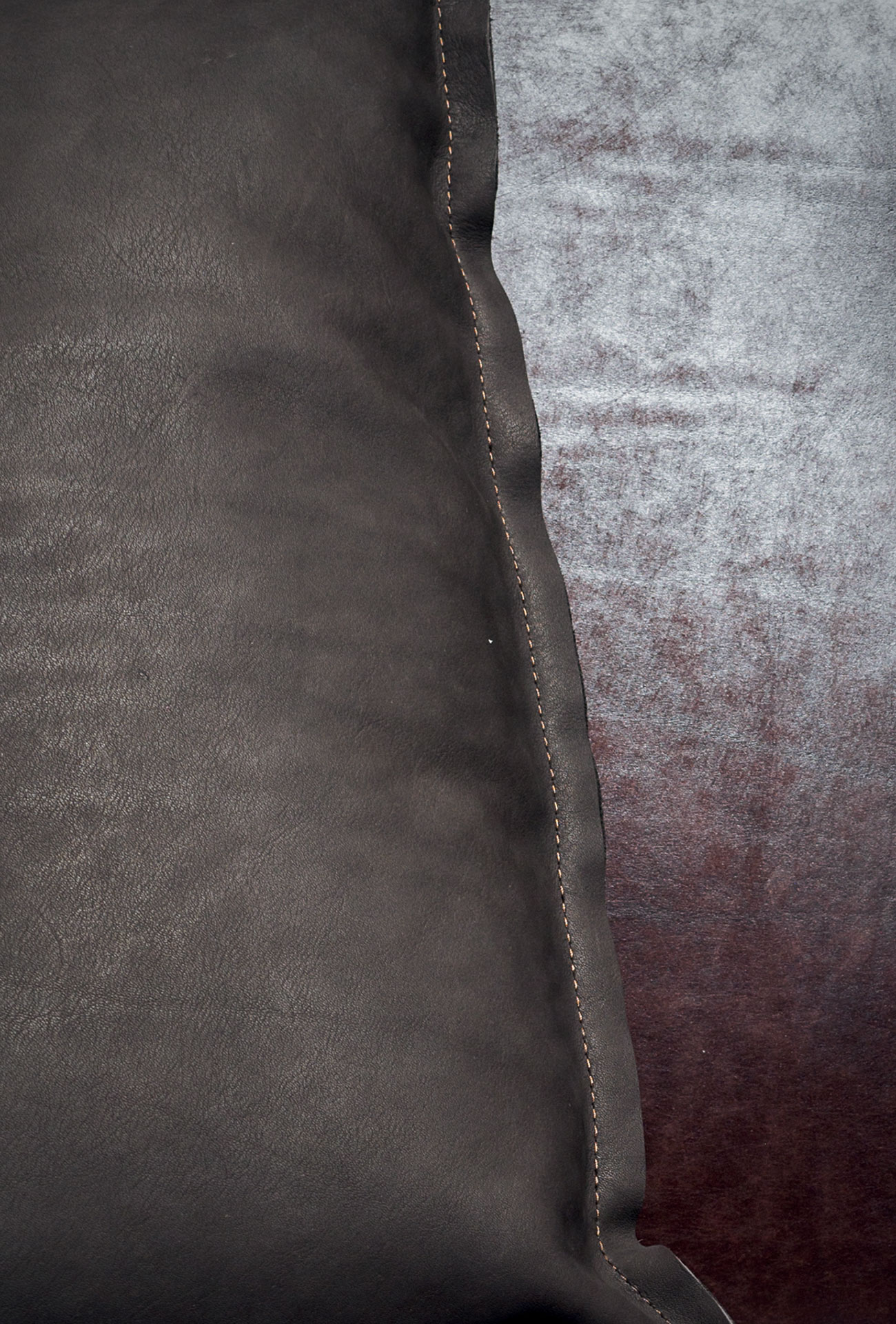 Baxter Пуф Anais овальный Decorative Pelle Plume от Baxter — в интерьере