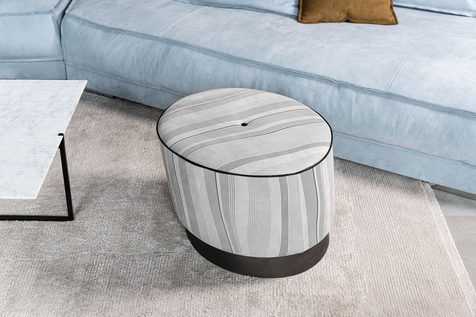 Baxter Пуф Anais овальный Decorative Pelle Plume от Baxter — в интерьере
