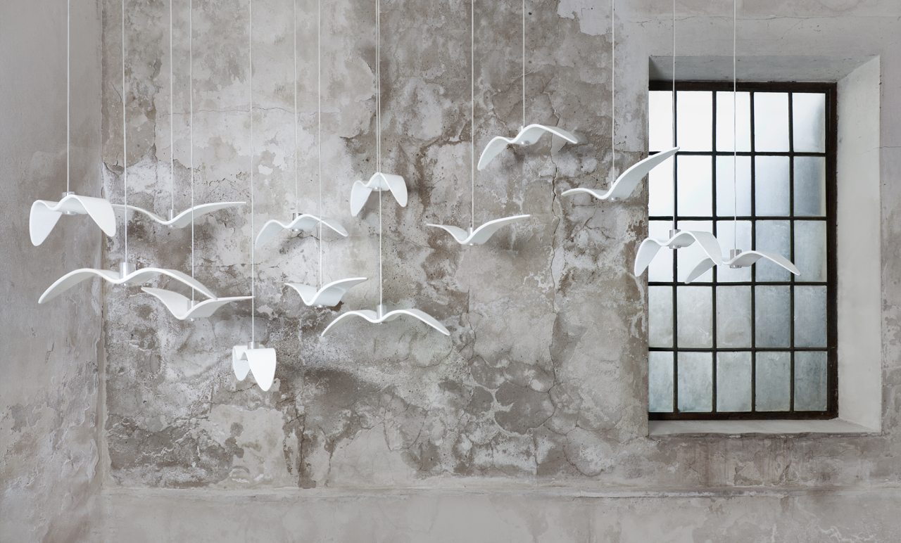Brokis Подвесной светильник Night Birds PC962 opal - opaque - massif от Brokis — в интерьере