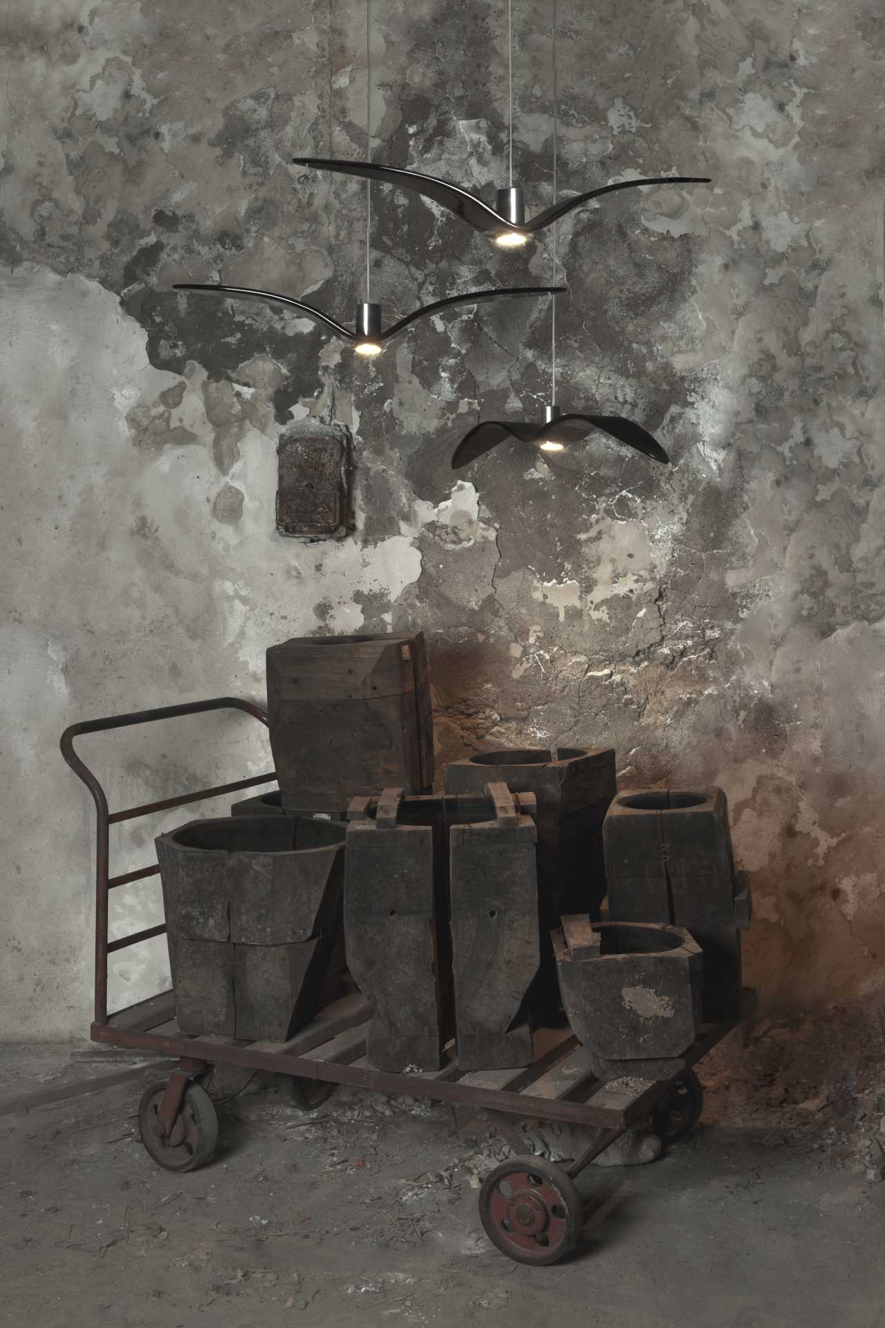 Brokis Подвесной светильник Night Birds PC963 smoke grey - massif от Brokis — в интерьере