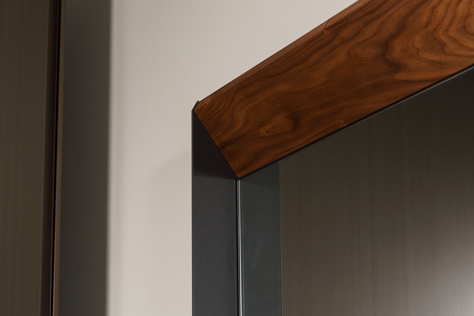 Cattelan Italia Зеркало Excalibur от Cattelan Italia — в интерьере