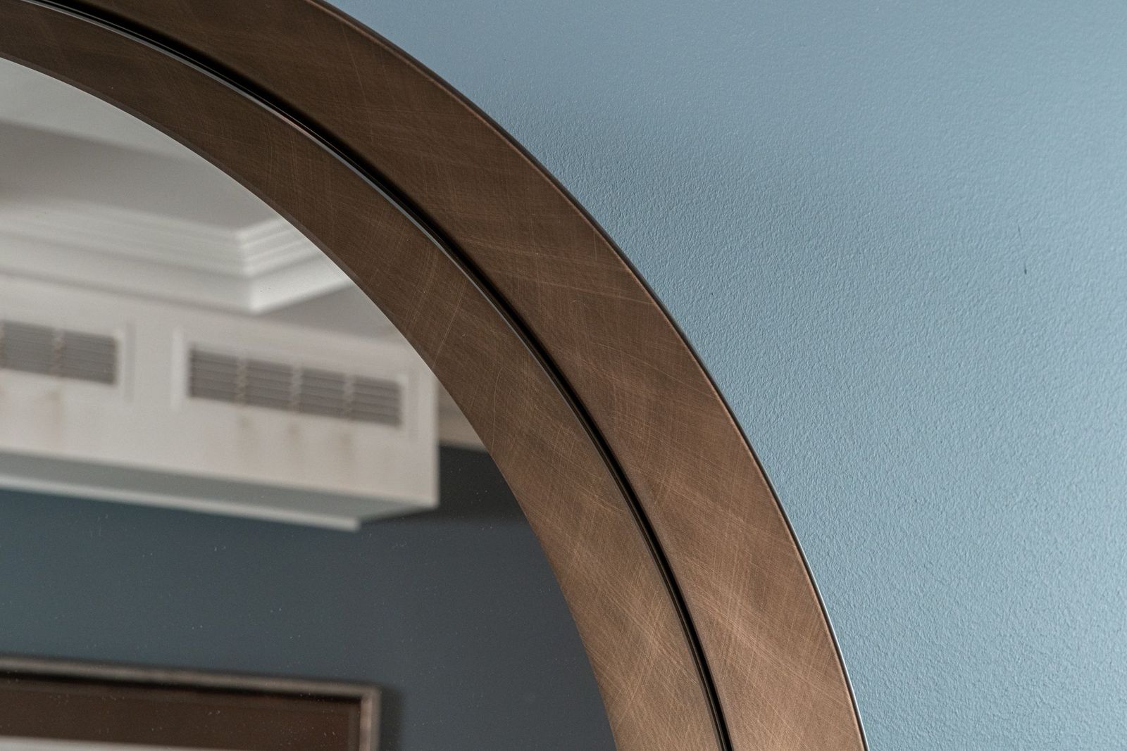 Cattelan Italia Зеркало Wish 59 Brushed Bronze от Cattelan Italia — в интерьере