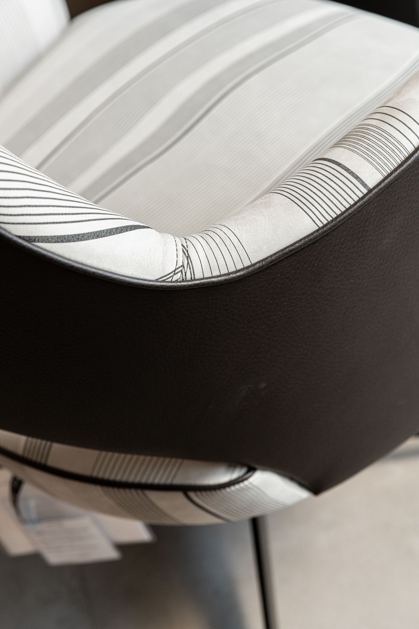 Baxter Рабочее кресло Colette Office Fixed от Baxter — в интерьере