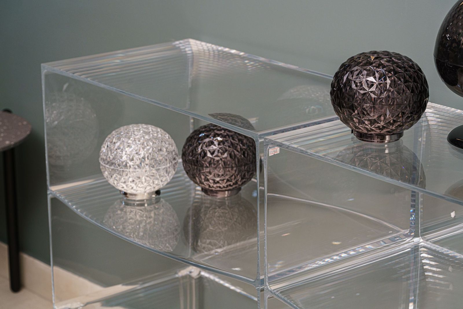 Kartell Настольная лампа Mini Planet от Kartell — в интерьере